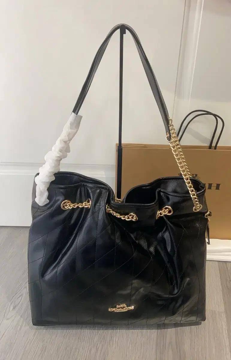 Coach Master
🌺🥰33cm 
230 dhs❤️

Zain248
♥️♥️♥️