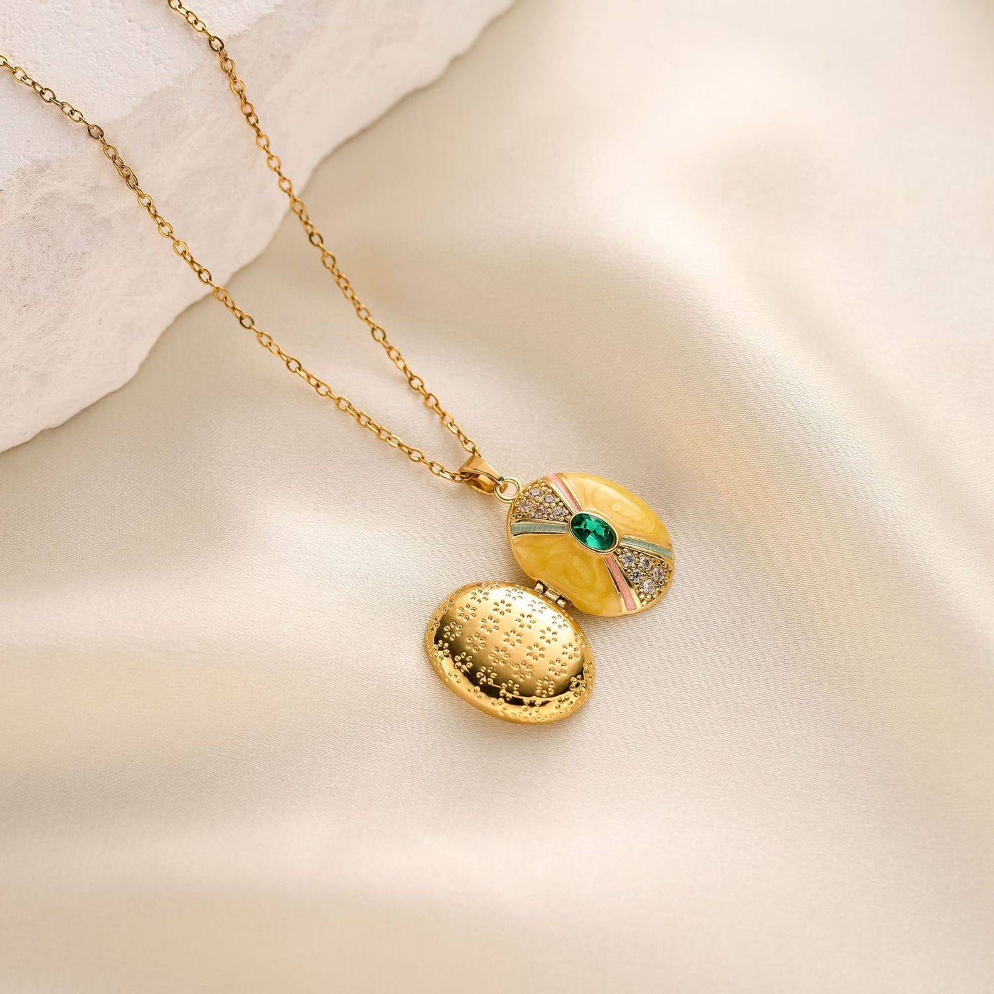 New arrival stainless steel Chain Necklace 
30 dhs❣️

Zain243
♥️♥️♥️