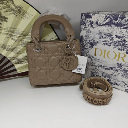 Dior
90 dhs💛

Zain235
♥️♥️♥️