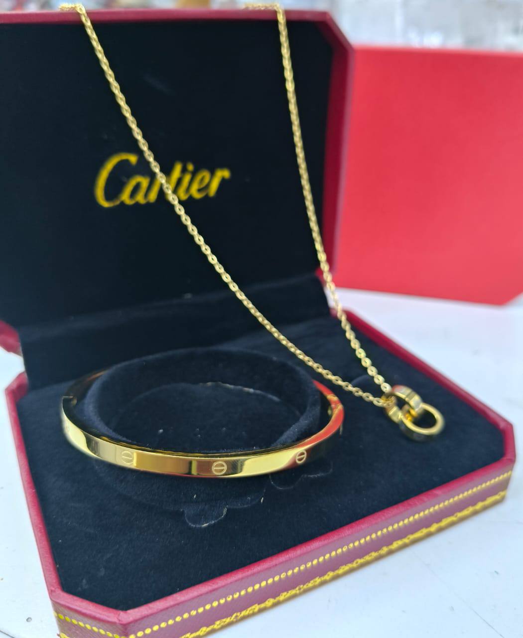Cartier Set
40 dhs✅
with box ☑️🥰

Zain25
♥️♥️♥️