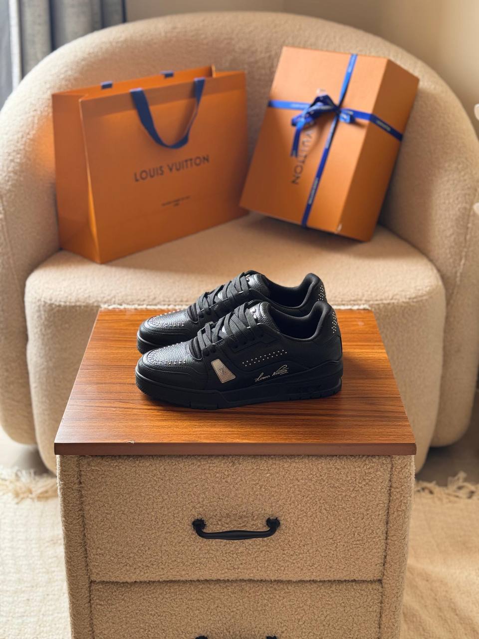 LV Trainer Sneaker
*AAA quality*
*size: 40 to 46*
550 dhs🪙💕

Zain185
♥️♥️♥️