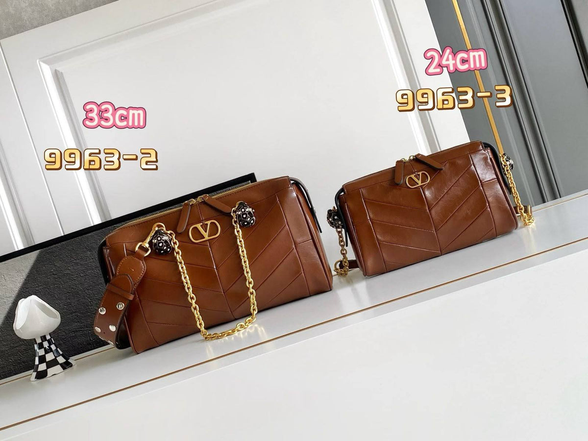 Valentino 24 cm 330 dhs🇦🇪 33 cm. 350 dhs🇦🇪 Zain153 ♥️♥️♥️ - Zain Corner Store copy & master bags shoes & more