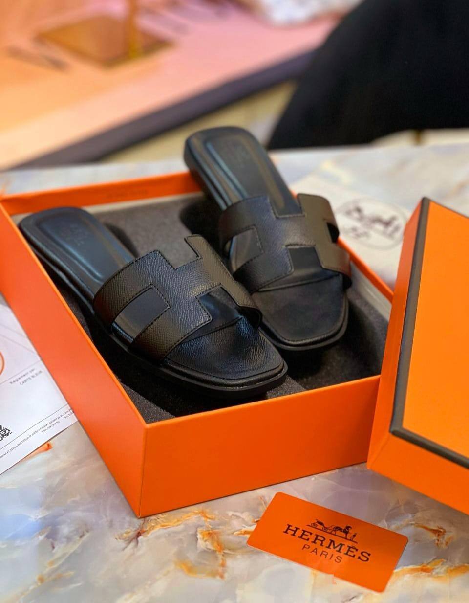 HERMES 
☘️ *SIZE  36  to 41 ☘️                                                                                                       
180 dhs💓

ZainK
♥️♥️♥️