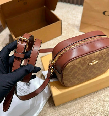 COACH 
HIGH QUALITY WITH BOX 
90 dhs🇦🇪🇦🇪

Zain295
♥️♥️♥️