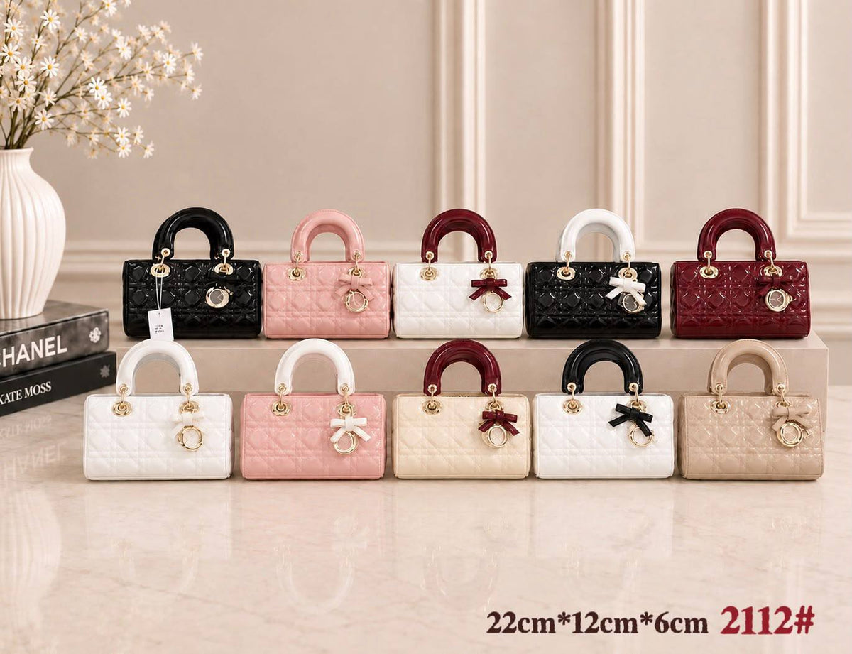 DIOR 

NEW CAME 

HIGH QUALITY 

WITH BOX 
135 dhs🇦🇪🇦🇪

Zain295
♥️♥️♥️