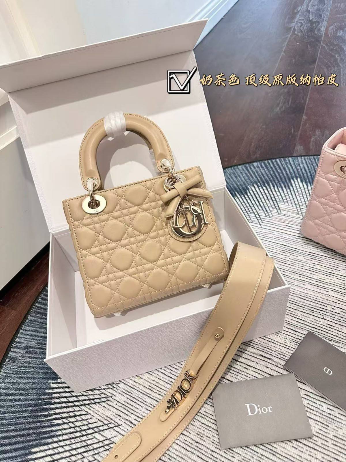 Dior
Master AA
280 dhs✅

Zain137
♥️♥️♥️