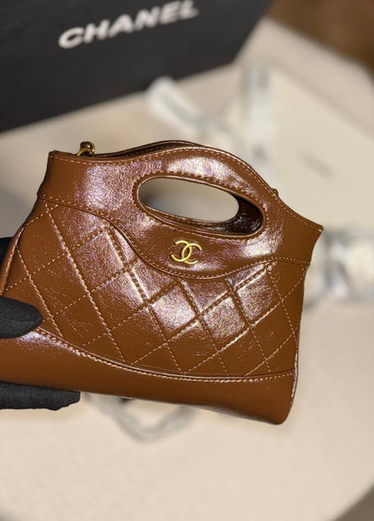 Chanel 

with box 
🎁🎁🎁

95 dhs💓

Zain175
♥️♥️♥️