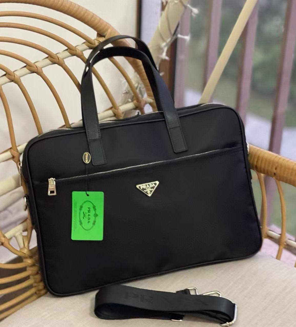 PRADA TRAVELING BAG COPY ONE 
150 dhs✅
SIZE: 55 CM

Zain39
♥️♥️♥️