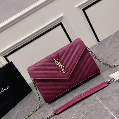 YSL 
GOOD QUALITY 
WITH BOX 
🎁🎁🎁

95 dhs✅

Zain295
♥️♥️♥️
