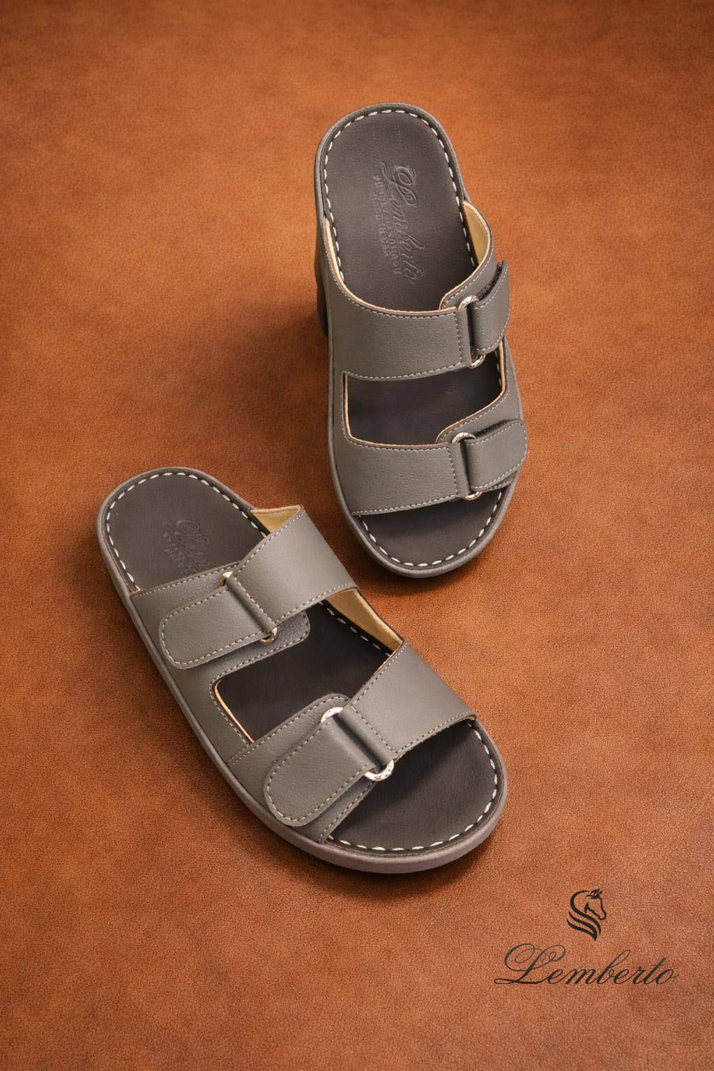 LEMBERTO KIDS ARABIC SANDAL MADE IN UAE

150 dhs🌺

SIZES : 31 to 37

Zain58
♥️♥️♥️