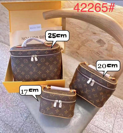 LV

17cm with box 90 dhs🪙🌨️
20cm with box 95 dhs🪙🌨️
25cm with box 105 dhs🪙🌨️

Zain50
♥️♥️♥️