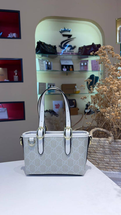 Gucci

100 dhs💓

Zain39
♥️♥️♥️