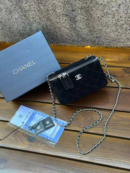 Chanel
good quality
withbox 
🎁🎁🎁

100 dhs🪙🖤

Zain143
♥️♥️♥️