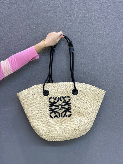 LOEWE
SIZE……….27CM
90 dhs✅

Zain244
♥️♥️♥️