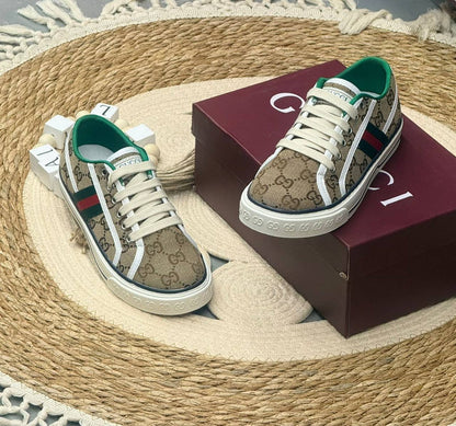 Gucci

130 dhs🇦🇪🇦🇪

Zain80
♥️♥️♥️