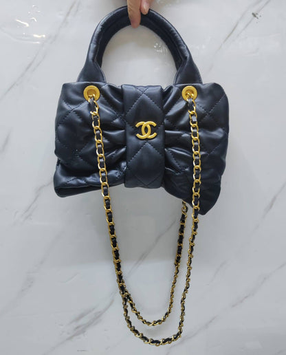 Chanel
withbox 
🎁🎁🎁

110 dhs❣️

Zain143
♥️♥️♥️