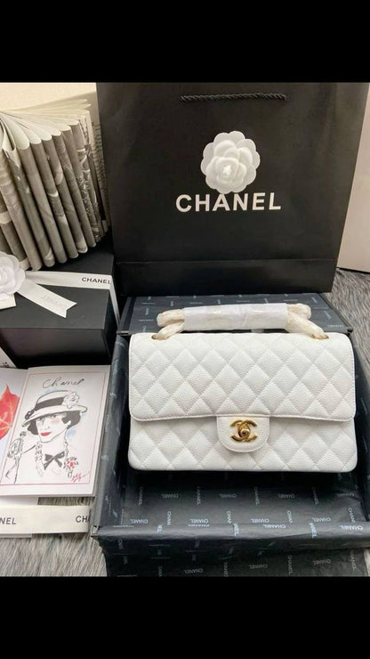 Chanel

90 dhs🇦🇪

With box
🎁🎁🎁

25 cm

Zain219
♥️♥️♥️