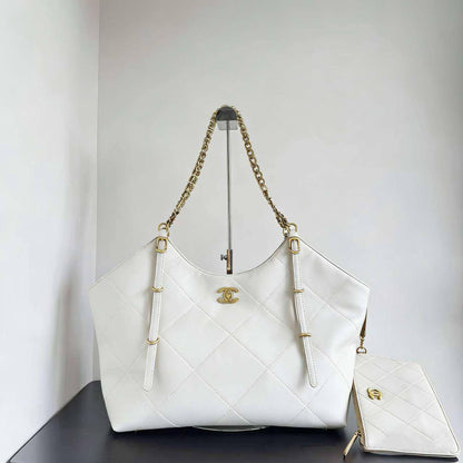 CHANEL 
NEW CAME GOOD QUALITY
110 dhs💓

Zain39
♥️♥️♥️