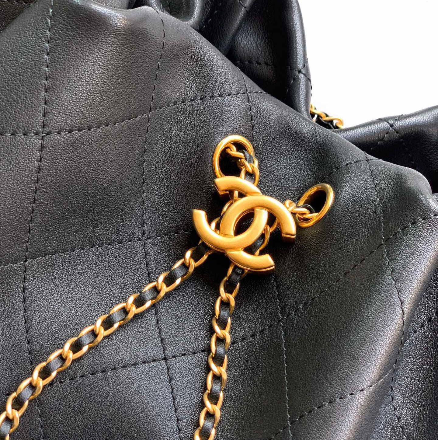 CHANEL 
HIGH QUALITY 
130 dhs🇦🇪🇦🇪

Zain295
♥️♥️♥️