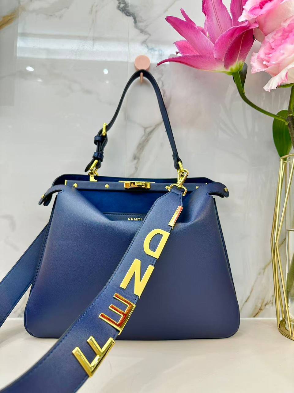 Fendi
High Quality
130 dhs🪙🌨️

Zain143
♥️♥️♥️
