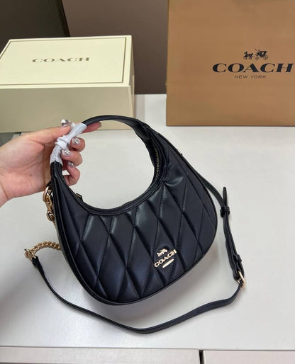 Coach

70 dhs✅

With box
🎁🎁🎁

Zain219
♥️♥️♥️