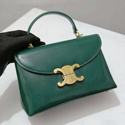 CELINE 
HIGH QUALITY 
WITH BOX 
🎁🎁🎁

125 dhs✅

Zain115
♥️♥️♥️