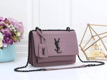 YSL 
120 dhs✅
size 22cm

Zain161
♥️♥️♥️