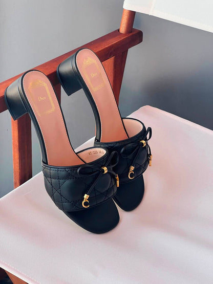 DIOR
Size 36-41
_Super master high quality_🪡
450 dhs🇦🇪🇦🇪

Zain176
♥️♥️♥️