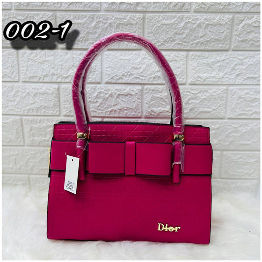 Dior with Wallet 
110 dhs🪙🌨️

Zain232
♥️♥️♥️