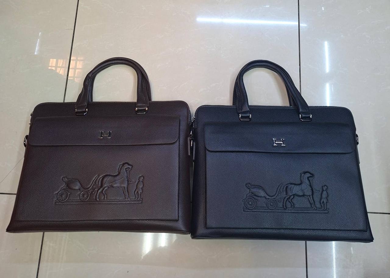 Laptop bags 
good quality 
110 dhs💓

Zain278
♥️♥️♥️