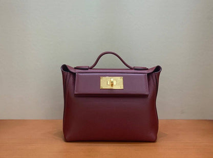 Hermes
maroon / etoupe / brown

Single rolled leather top handle

Classic, elegant and timeless🙂‍↔️

For Price 👇 WhatsApp✅
0568585901 
0507557372
0552275751 Owner Zain 👌

Zain325
♥️♥️♥️
