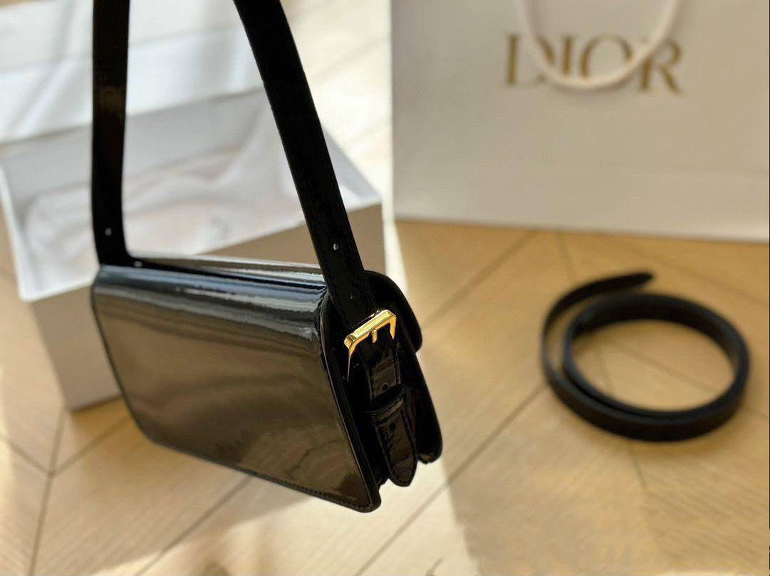 MISS DIOR 

HIGH QUALITY 

OFFER 

WITH BOX 

65 DHS🇦🇪🇦🇪

Zain295
♥️♥️♥️