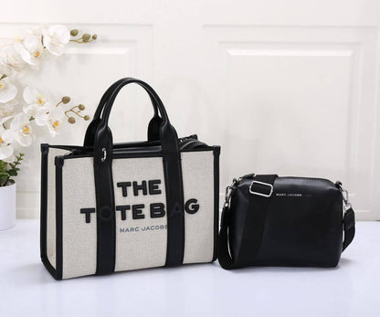 MARC JACOBS 
THE TOTE BAG 
GOOD QUALITY 
120 dhs✅

Zain39
♥️♥️♥️