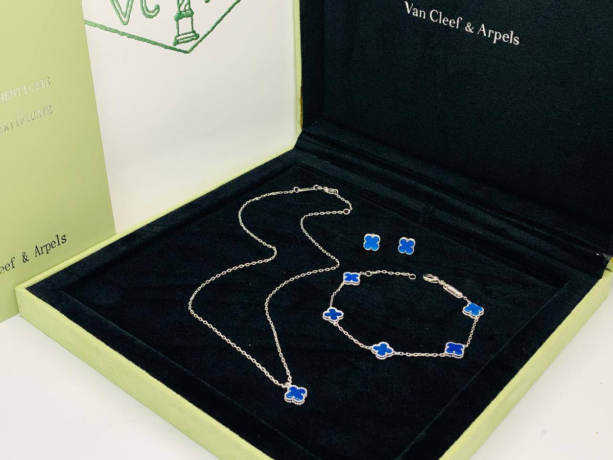 VANCLEAF MINI

SET MASTER
NECKLACE BRACELET EARRINGS
WITH GOOD BOX AND PAPER BAG🛍️🎁
150 dhs🇦🇪🇦🇪

Zain89
♥️♥️♥️