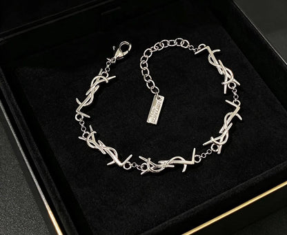 YSL Set 
Necklace 
Earrings 
Bracelet 
*Master quality* 🎗️

*140* AED normal box 📦

Zain48
♥️♥️♥️