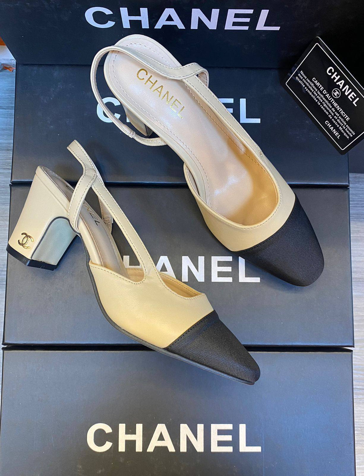 CHANEL 

Heel High Quality 

Size 36 To 41

110 dhs🇦🇪🇦🇪

Zain16
♥️♥️♥️