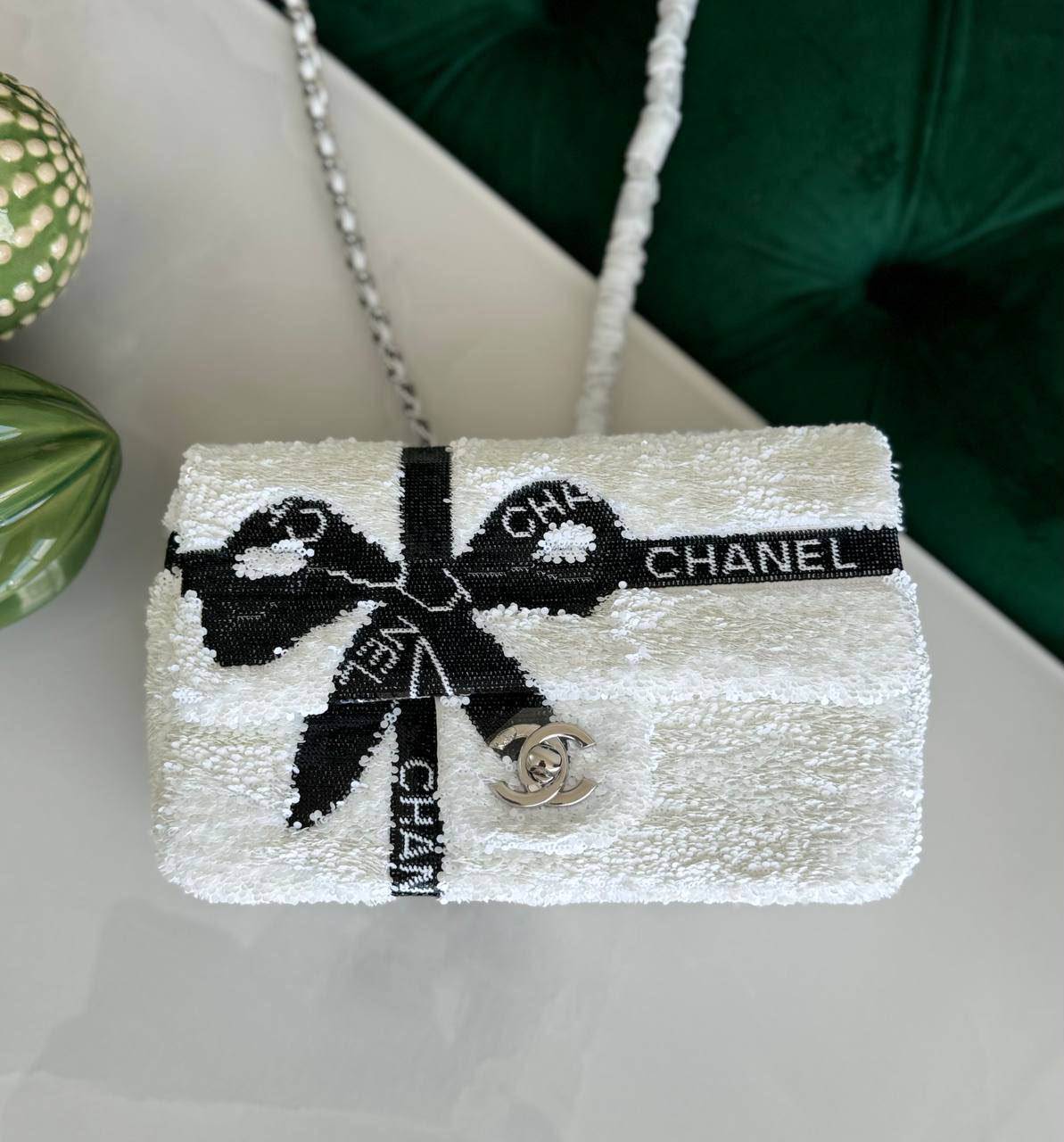 Chanel  
Available original box 📦 
With full packing 🎀🎀
Super high quality 💥💥

For Price 👇 WhatsApp✅
0568585901 
0507557372
0552275751 Owner Zain 👌

Zain283
♥️♥️♥️