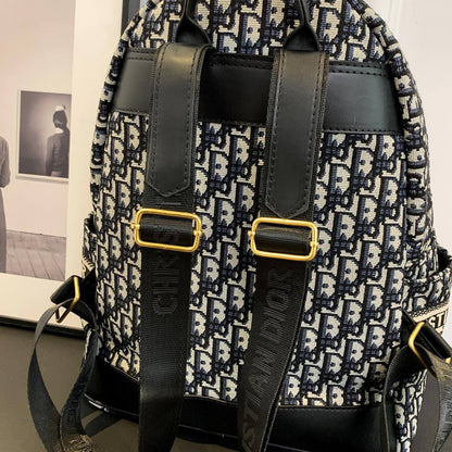 Dior
39*33*17 cm
95 dhs✅

Zain17
♥️♥️♥️