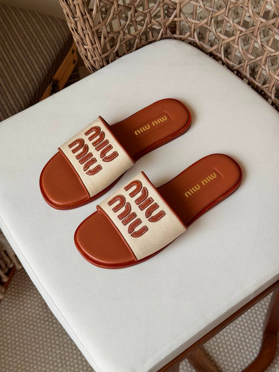 Miu Miu
✨ Collection
👠 36–41
💎 Premium Quality
🔥 Super Master
450 dhs🇦🇪🇦🇪

Zain198
♥️♥️♥️