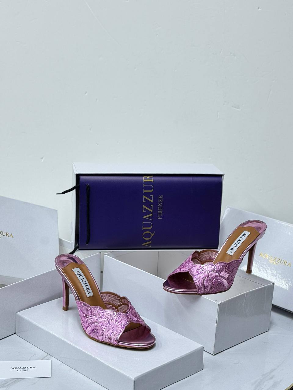 Aquazzura
New Stock
Size 36-41
120 dhs💓

Zain21
♥️♥️♥️