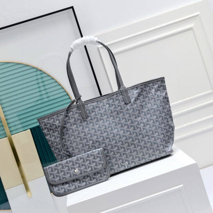 GOYARD 

BIG SIZE 

HIGH QUALITY 


WITH BOX 
🎁🎁🎁

95 dhs✅

Zain39
♥️♥️♥️