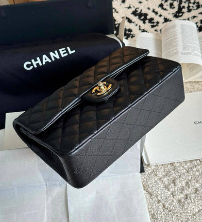 CHANEL NEW CAME HIGH QUALITY WITH FOLDING BOX 
130 dhs🇦🇪🇦🇪
(caviar)

Zain295
♥️♥️♥️