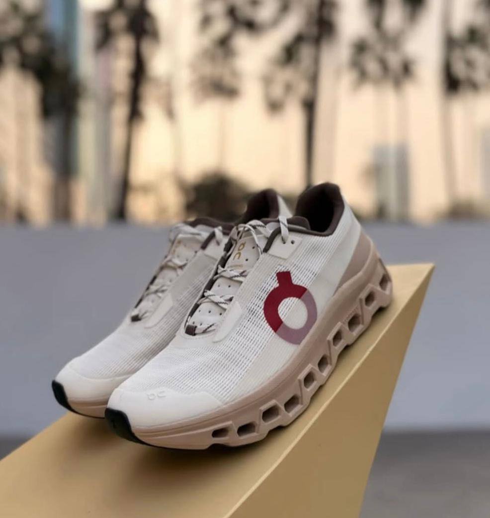 On Running ，
size 36-45 ，
240 dhs✅

Zain18
♥️♥️♥️