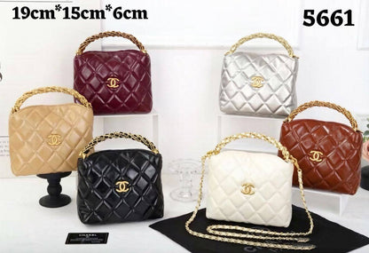 CHANEL

 GOOD QUALITY 

WITH BOX
🎁🎁🎁

90 dhs✅
SIZE: 19cm

Zain39
♥️♥️♥️