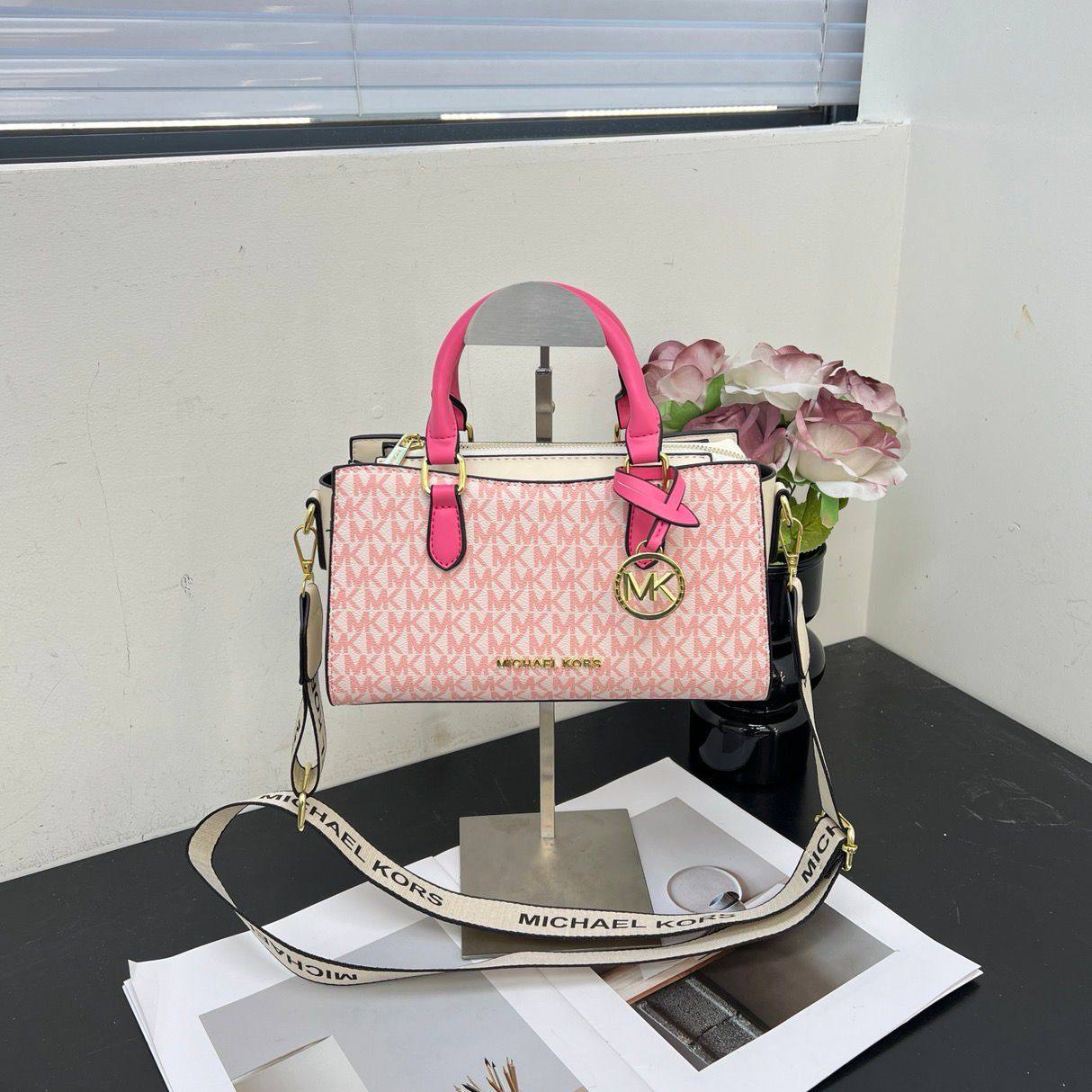 MK
ᴛᴏᴅ ʜᴀɴᴅʟᴇ ʙᴀɢ
ᴡɪᴛʜ ʟᴏɴɢ ʙᴇʟᴛ sᴛʀᴀᴘ
sɪᴢᴇ : 25.5 cm

70 dhs✅

Zain31
♥️♥️♥️