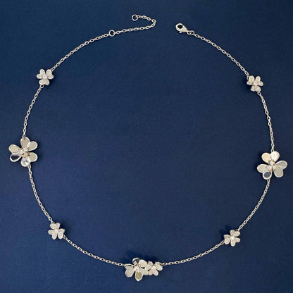 VCA ❤️‍🔥*
Necklace 🐦‍🔥
Master quality 💯
With normal boxes 📦 
125 dhs✅
With master box 🗃️ 
150 dhs✅

Zain216
♥️♥️♥️