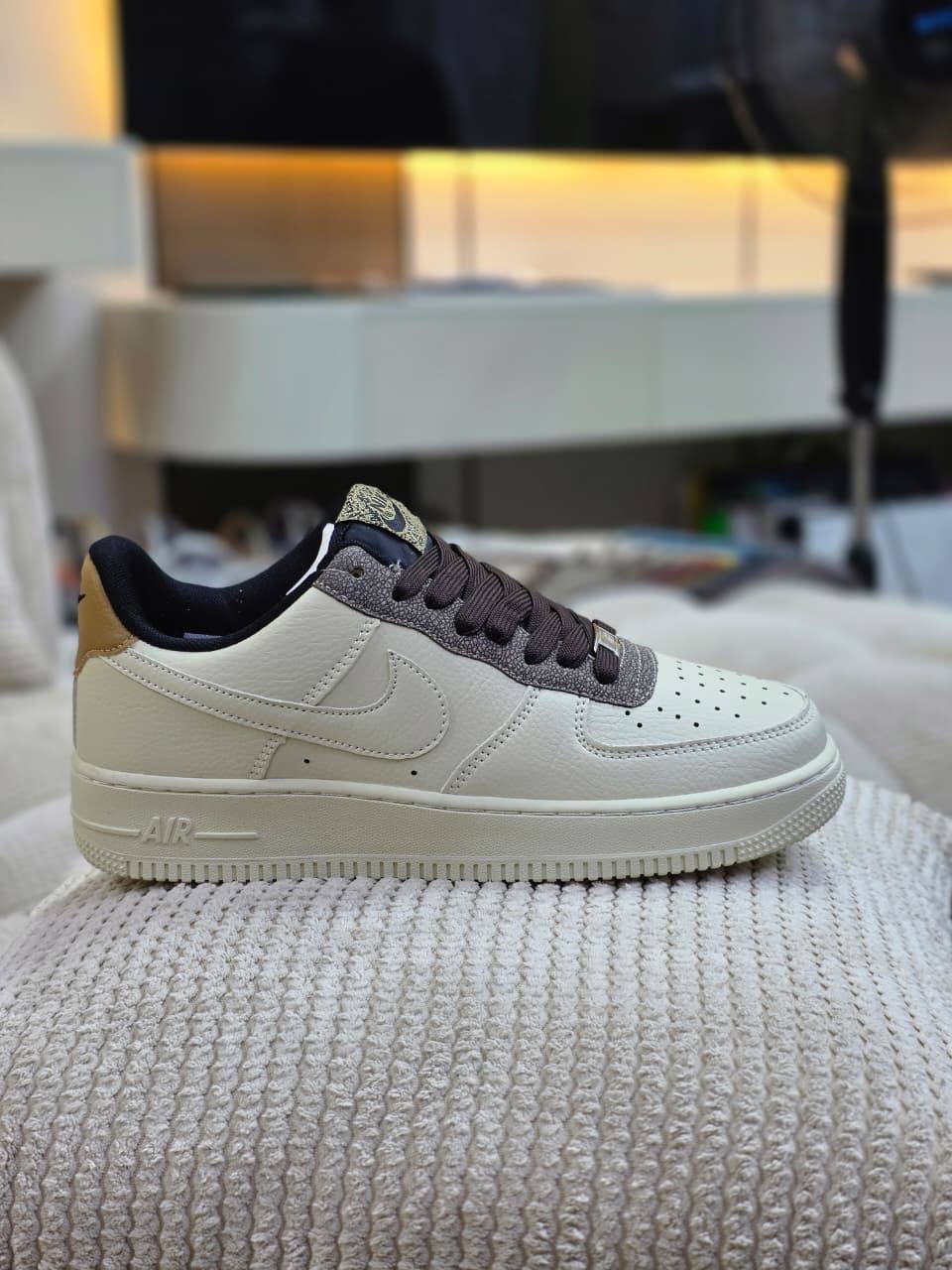 Nike
Size 40 to 44 
100 dhs✅

Zain27
♥️♥️♥️