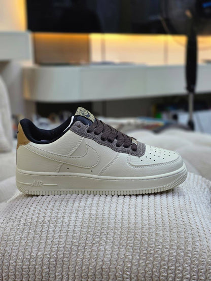 Nike
Size 40 to 44 
100 dhs✅

Zain27
♥️♥️♥️