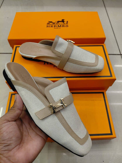 Hermes 
High Quality, 
New Arrived,
Size 36 To 41 
110 dhs🇦🇪🇦🇪

Zain120
♥️♥️♥️