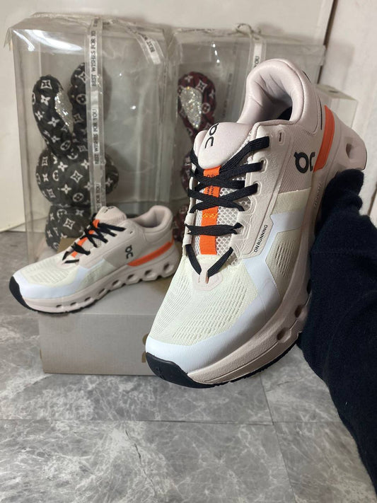 On Cloudrunner 2 ‘White | Sand’🧡🤍
36-45 AVAILABLE🤩
220 dhs✅

Zain242
♥️♥️♥️